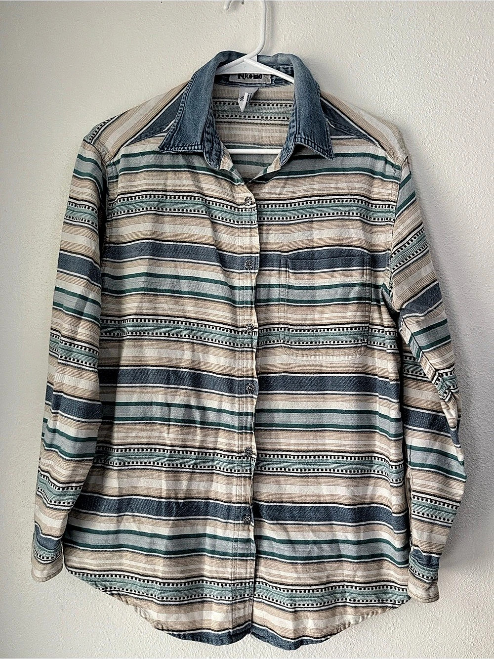 Ki-ko-mo Striped Cotton Button Down in Blue & Green Medium Like New